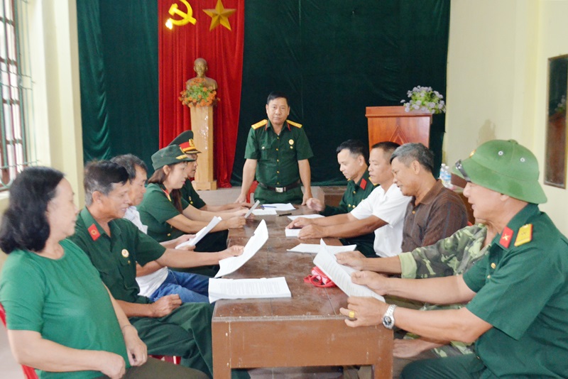 Chi hội CCB Khu dân cư Vạn Yên (phường Việt Hưng, TP Hạ Long), giao ban đánh giá tình hình an ninh trật tự tại khu dân cư.