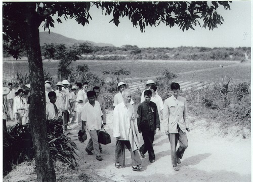 Chủ tịch Hồ Chí Minh thăm đảo Cô Tô, ngày 9/5/1961.