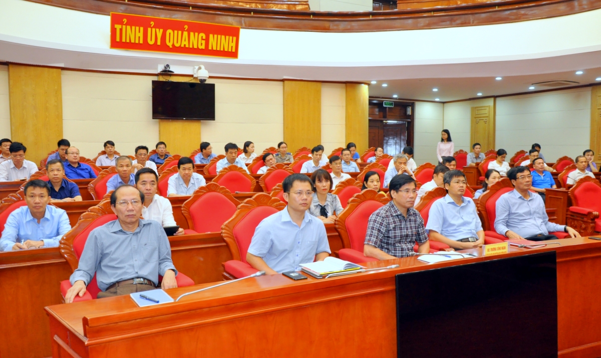 Các đại biểu dự hội nghị tại điểm cầu Quảng Ninh.