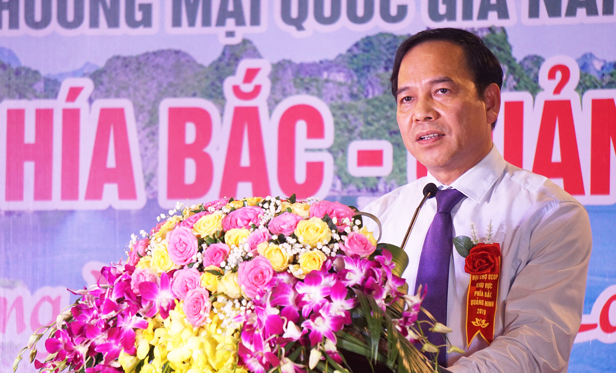 Đồng chí Đặng Huy Hâu, Phó Chủ tịch Thường trực UBND tỉnh, Trưởng ban chỉ đạo OCOP tỉnh phát biểu tại buổi Khai mạc.