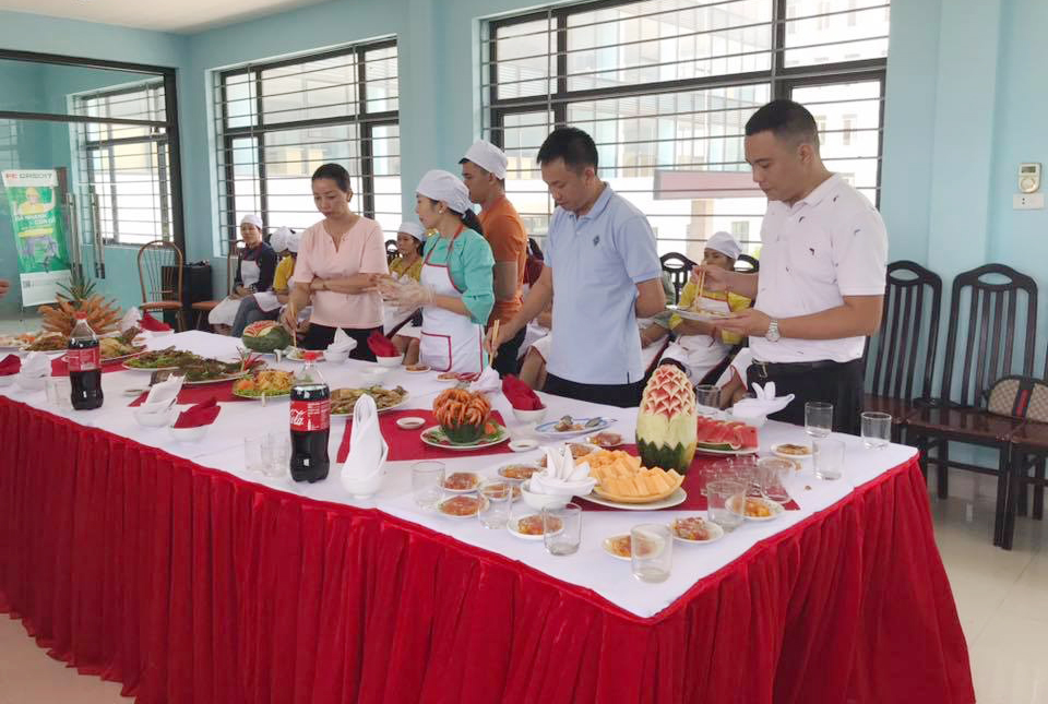 Trung tâm đã tổ chức 4 lớp chế biến món ăn và phục vụ cho 106 học viên.