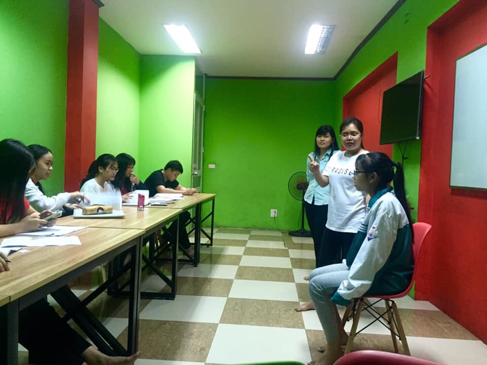 Một giờ học với giáo viên nước ngoài tại Trung tâm Anh ngữ Lạc Việt