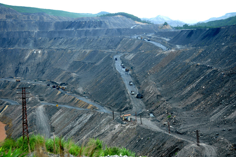  Trên công trường mỏ than Núi Béo. Ảnh: Đại Dương