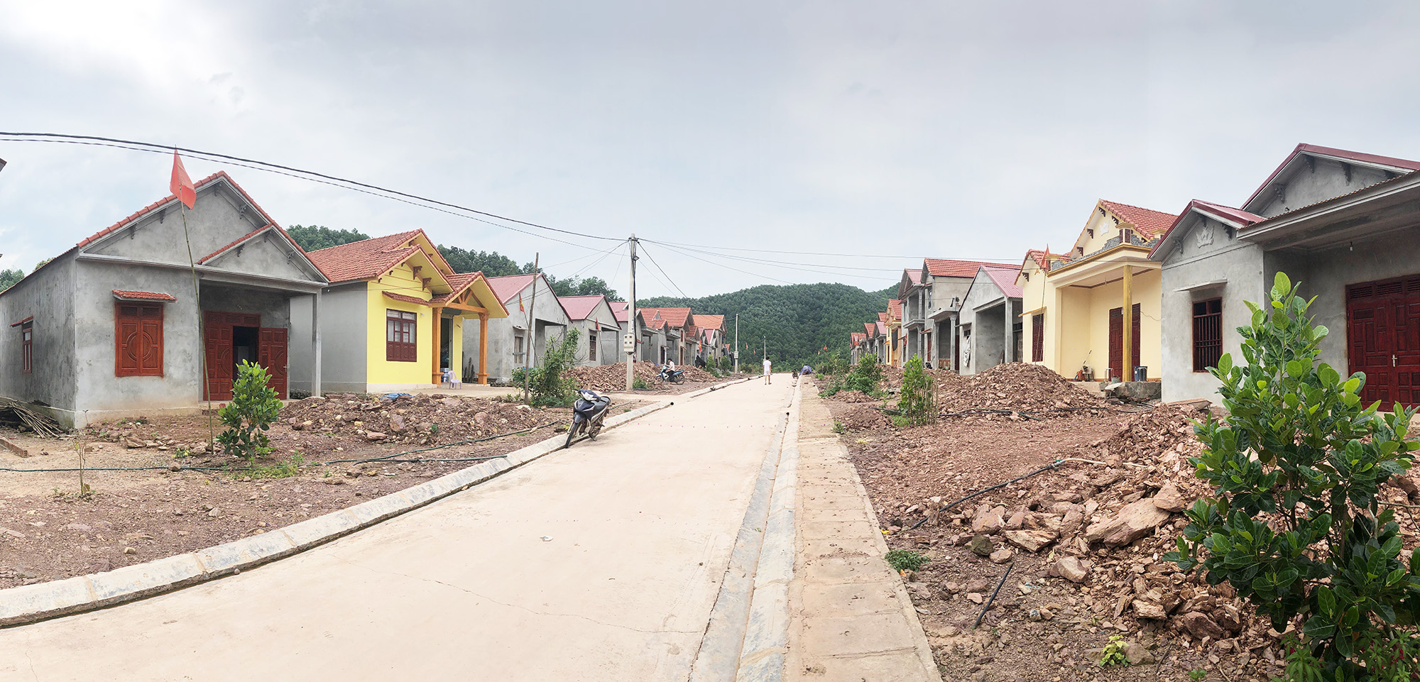Hạ tầng cơ sở được xây dựng đồng bộ tại thôn Khe Lẹ.