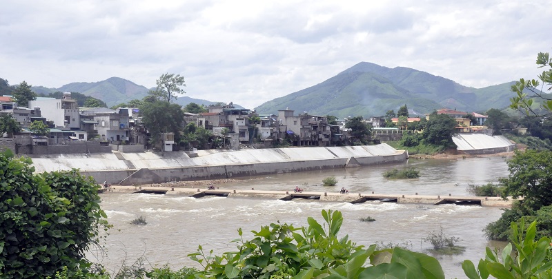 Hệ thống kè tại khu 1, 2 thị trấn Ba Chẽ vừa hoàn thanh đưa vào sử dụng trước mùa mưa bão năm 2019.