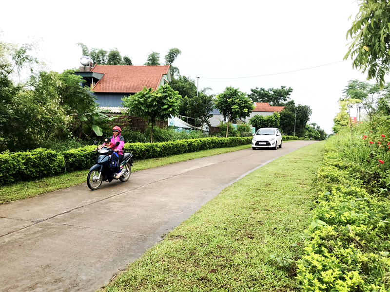Tuyến đường nông thôn mới xanh - sạch - đẹp ở thôn Sán Xế Đông, xã Đông Ngũ, huyện Tiên Yên.