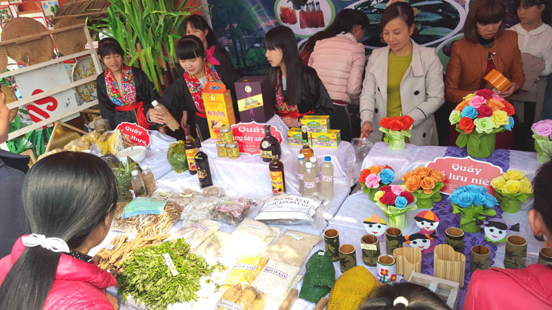 Chợ phiên vùng cao tại huyện Ba Chẽ