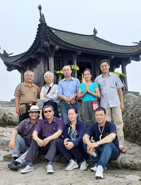 Văn nghệ sĩ Uông Bí thực tế sáng tác tại Yên Tử, tháng 9/2019. 