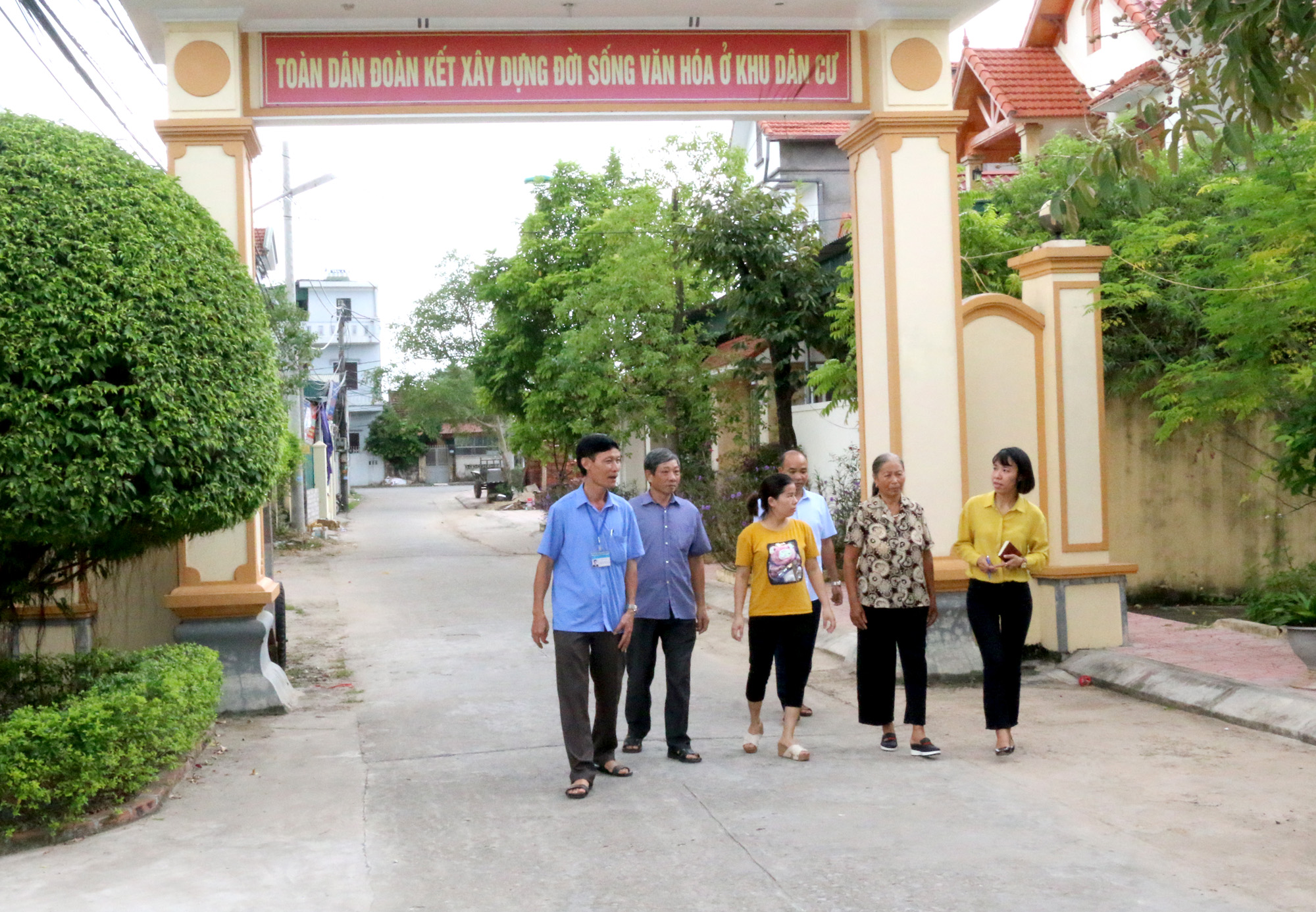 Diện mạo và đời sống nhân dân Khu phố 2, phường Yên Giang (TX Quảng Yên) đổi thay có sự góp sức lớn của đội ngũ cán bộ khu phố. 