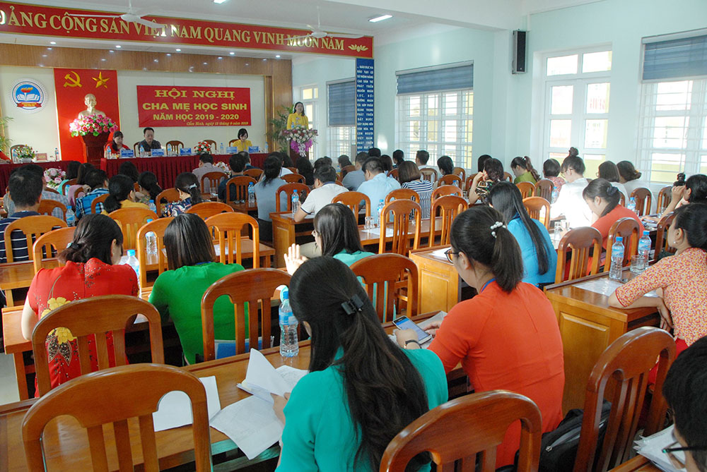 Hội nghị cha mẹ học sinh năm học 2019-2020 tại Trường THCS Chu Văn An, TP Cẩm Phả.