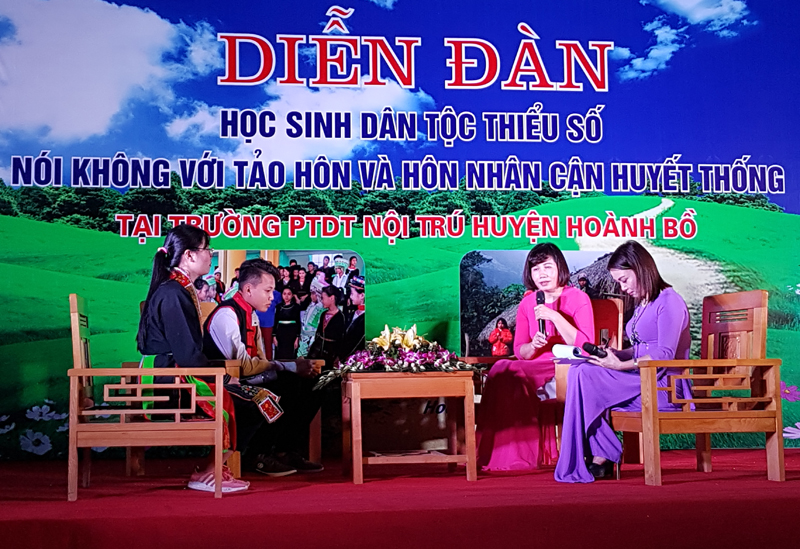 Ban Dân tộc tỉnh phối hợp với Sở GD-ĐT, UBND huyện Hoành Bồ, tổ chức Diễn đàn 