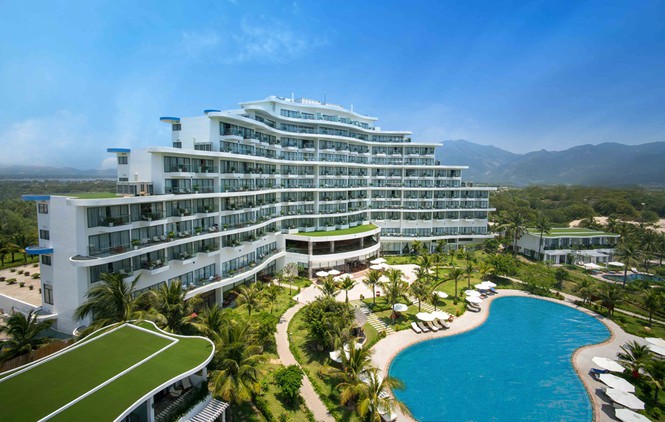 Cam Ranh Riviera Beach Resort & Spa - điểm đến hàng đầu của du khách quốc tế tại Khánh Hòa.