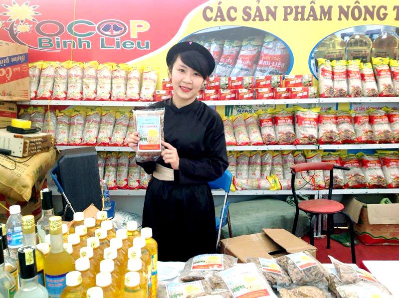 Củ cải khô Bình Liêu được bày bán ở hội chợ OCOP hàng năm của tỉnh