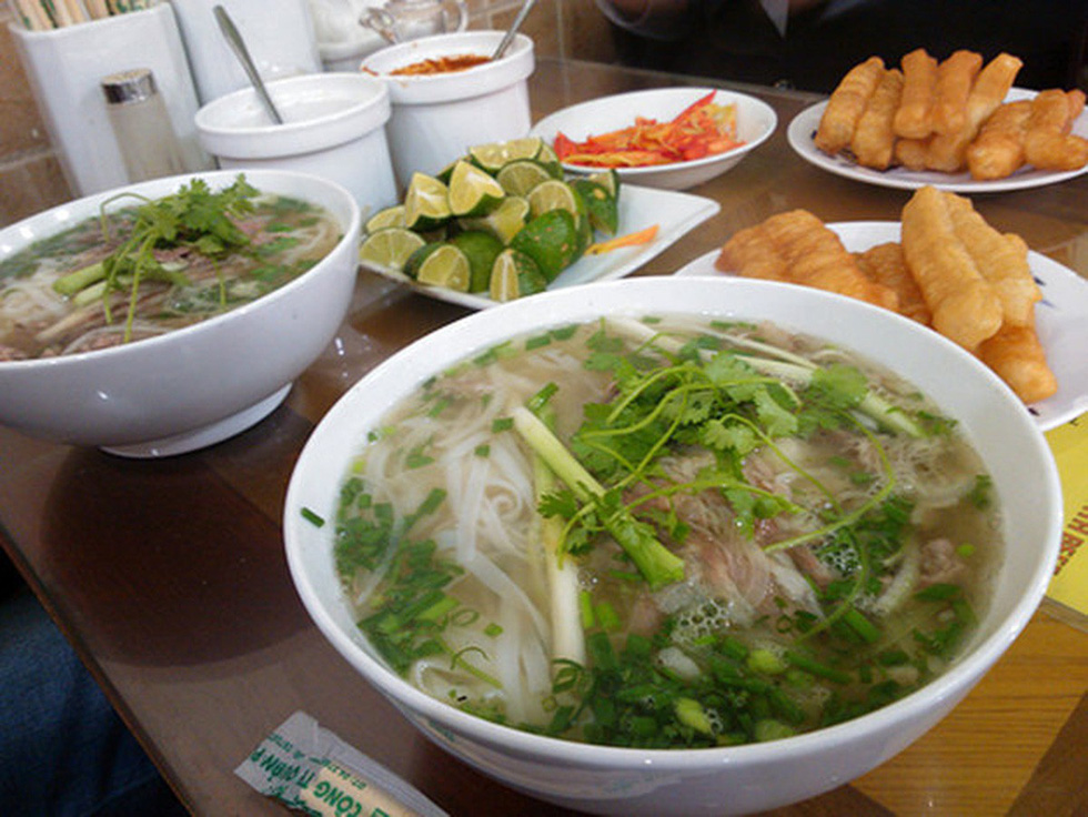 Phở Hà Nội là món ăn được lòng nhiều khách du lịch nước ngoài - Ảnh: CHRIS GOLDBERG
