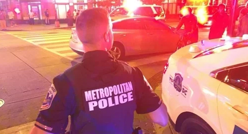 Cảnh sát tại hiện trường vụ xả súng ở Washington đêm 19/9. Ảnh: ABC7.