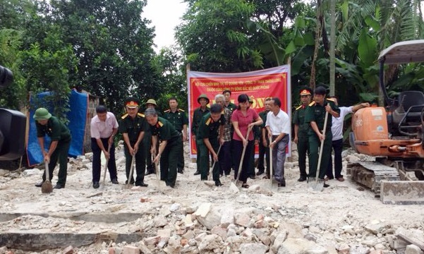 Lễ khởi công xây dựng nhà cho CCB Dương Tố Long (xã Cẩm La, TX Quảng Yên) vào đầu tháng 9/2019.