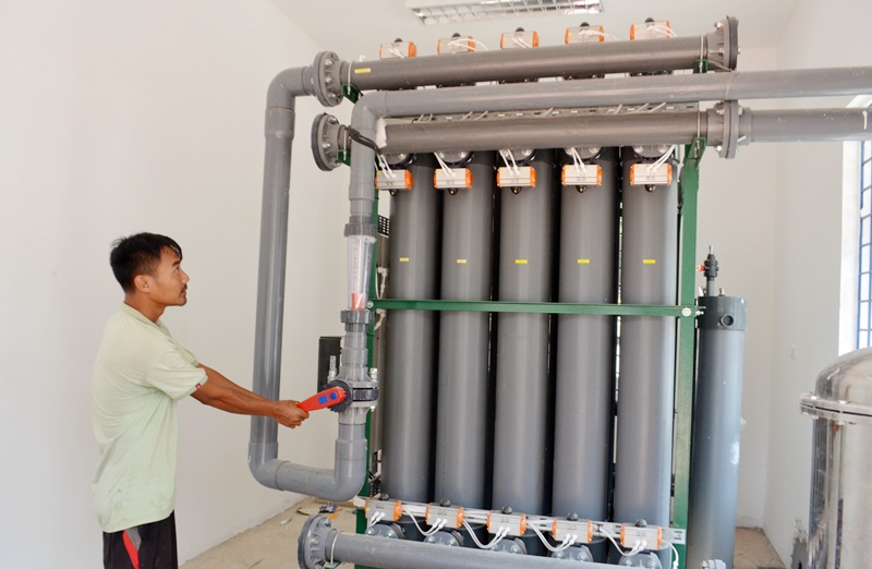 Nhà máy nước sạch xã Thắng Lợi đầu tư hệ thống lọc nước hiện đại của Singapo đảm bảo công suất lọc 100m3/ngay/đêm.