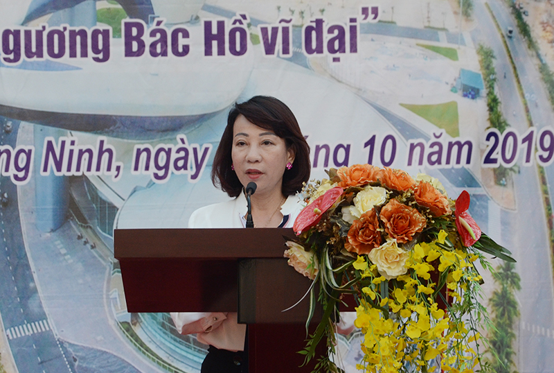 đồng chí Vũ Thị Thu Thủy, Phó Chủ tịch UBND tỉnh, Trưởng Ban Chỉ đạo xây dựng xã hội học tập tỉnh.