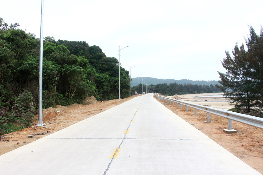 Tuyến đường xuyên đảo Cô Tô giai đoạn 2 đã hoàn thành.