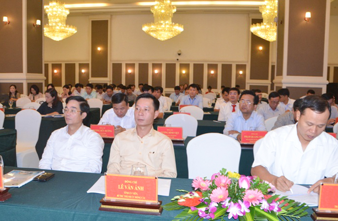 Các đại biểu tham dự hội nghị Hội nghị thường niên cụm đô thị vùng Đông Bắc năm 2019 tổ chức tại TP Móng Cái.