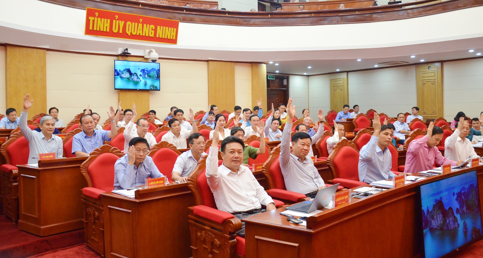 Nghị quyết về việc mở rộng địa giới hành chính, không gian phát triển của TP Hạ Long và huyện Hoành Bồ