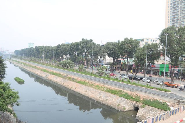 Dòng sông ở Thủ đô còn là cảnh quan điều tiết khí hậu, môi trường và giao thông đường thủy.