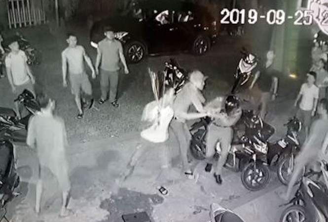 Hình ảnh trích xuất từ camera ghi lại vụ việc. Ảnh Công an tỉnh Kon Tum