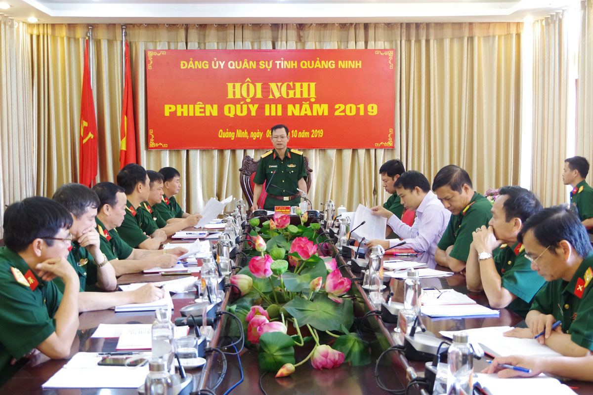 Đại tá Nguyễn Trung Trịnh, Phó Bí thư Thường trực Đảng ủy Quân sự, Chính ủy Bộ CHQS tỉnh, chủ trì hội nghị.