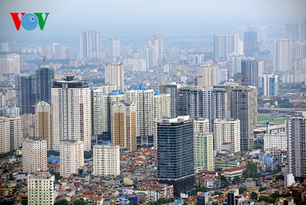 Vóc dáng của một thành phố hiện đại với nhiều nhà cao tầng ở phía Tây trên địa bàn quận mới Nam Từ Liêm. (Ảnh: Bình Minh)
