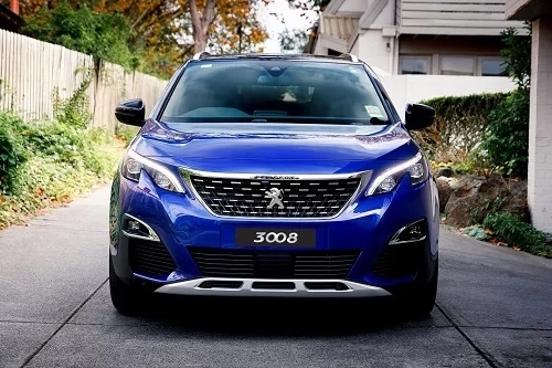 Peugeot 3008 phiên bản xanh Magnetic Blue.