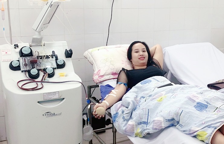 Vũ Thị Hồng Thoa, hiến tiểu cầu cấp cứu cho bệnh nhân tại Bệnh viên Đa khoa tỉnh giữa tháng 10/2019.