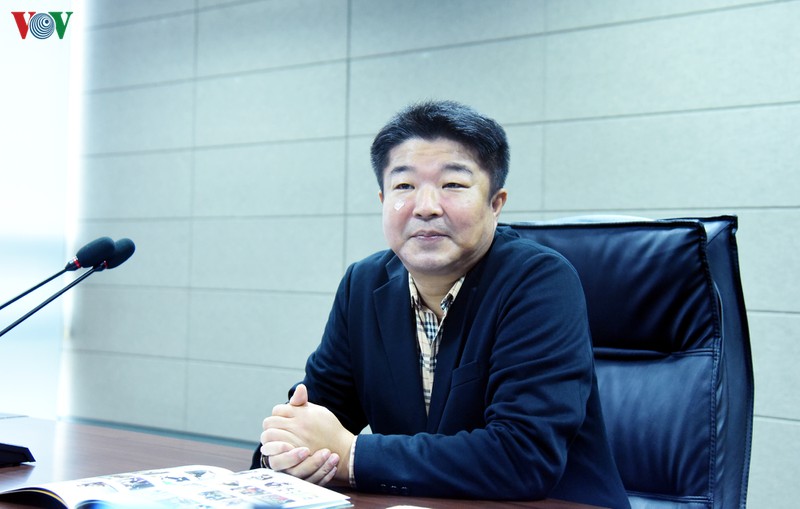 Ông Han Ik Hee, người đứng đầu bộ phận quản lý chiến lược của Pan Entertainment.