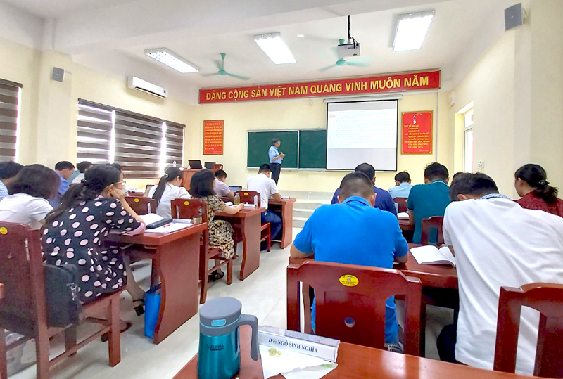 Lớp cao cấp chính trị K69-B15 được Tỉnh phối hợp với Học viện Chính trị Quốc gia Hồ Chí Minh tổ chức tại Trường Đào tạo cán bộ Nguyễn Văn Cừ.