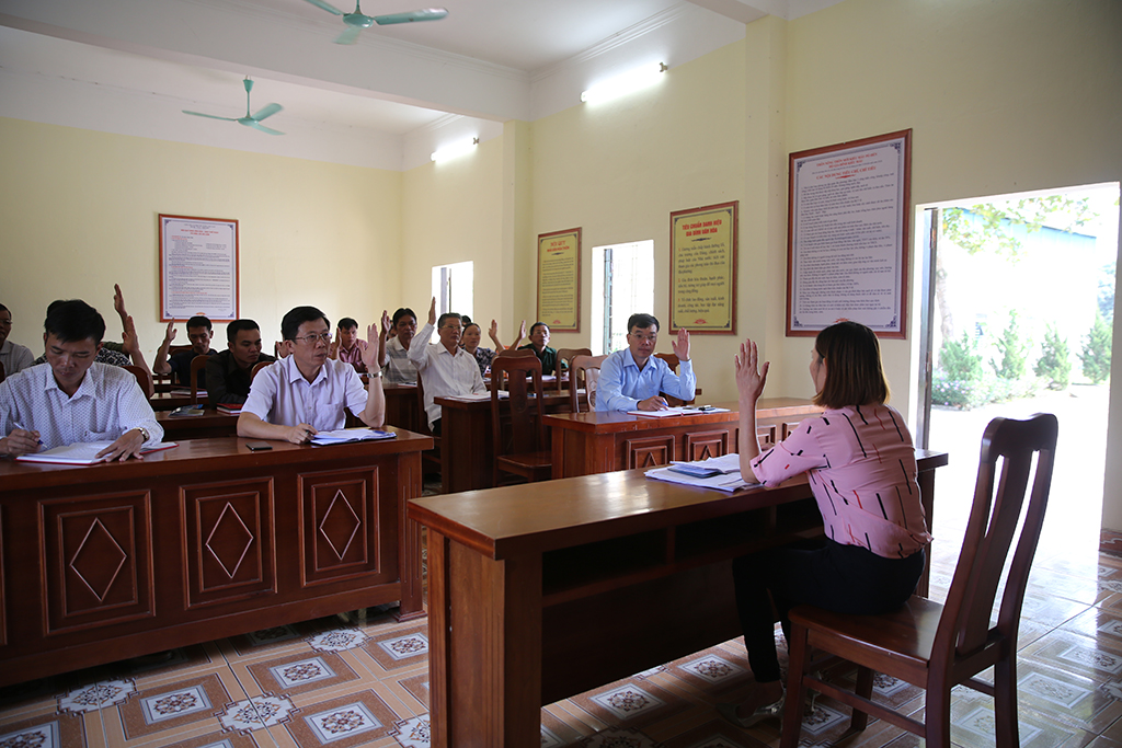 Chi bộ thôn Pò Hèn (xã Hải Sơn, TP Móng Cái) họp chi bộ quán triệt tuyên truyền công tác tổ chức Đại hội Đảng các cấp 