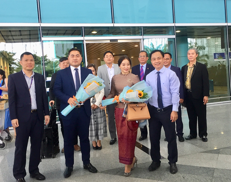 Sở Du lịch Đà Nẵng đón du khách trên chuyến bay thẳng từ Campuchia