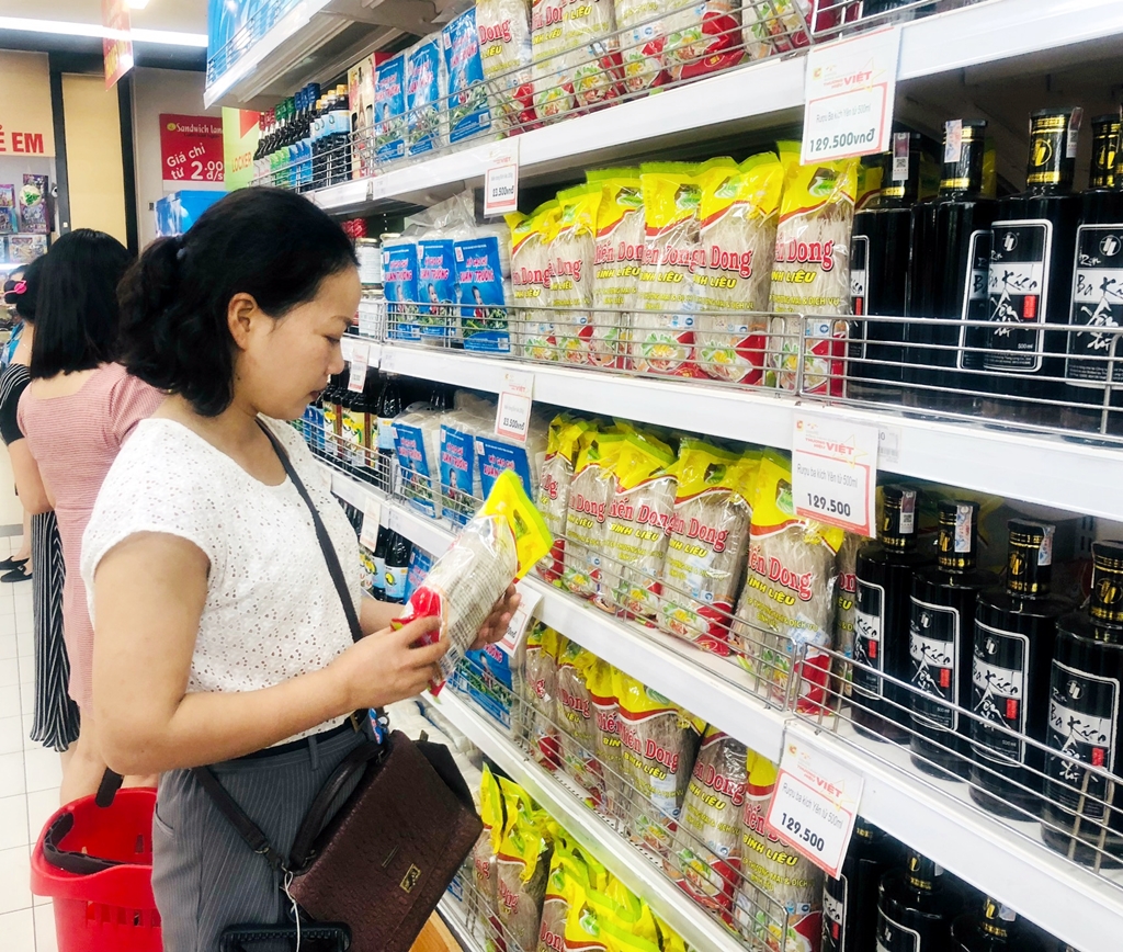 Hiện số lượng các sản phẩm nông sản của tỉnh được bày bán trong hệ thống siêu thị Big C Hạ Long 