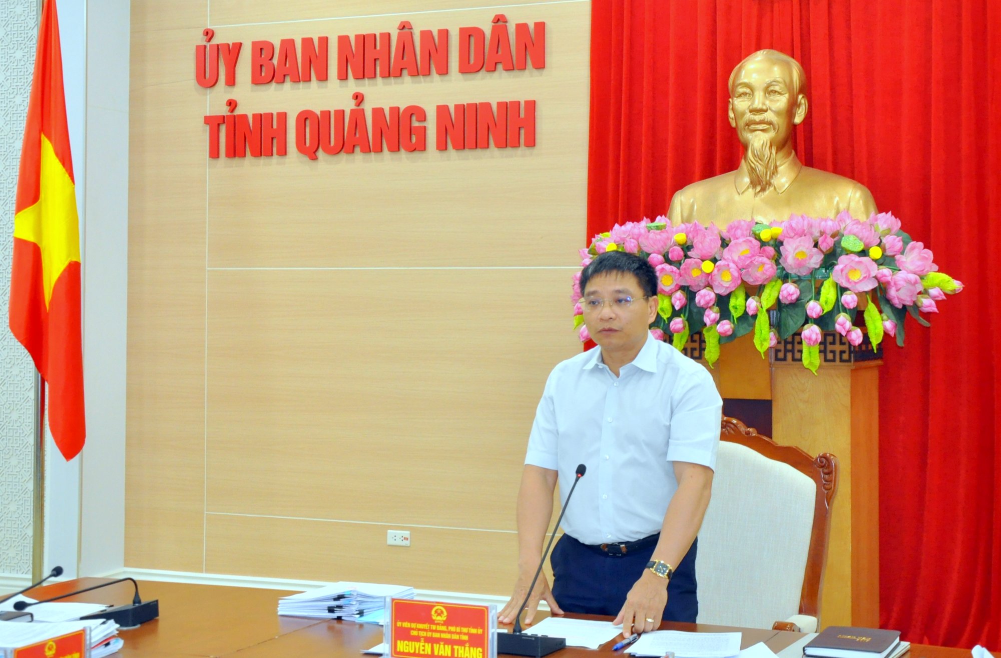 Chủ tịch UBND tỉnh Nguyễn Văn Thắng kết luận các nội dung của cuộc họp.