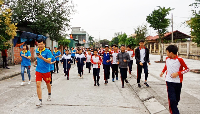 Người dân xã Thượng Yên Công tham gia hoạt động tập luyện thể thao, rèn luyện sức khỏe