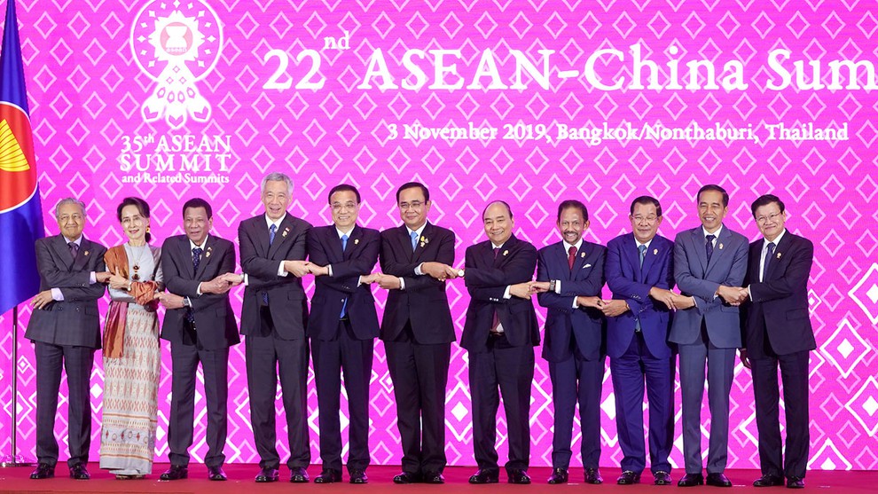 Thủ tướng Nguyễn Xuân Phúc dự Hội nghị Cấp cao ASEAN - Trung Quốc.