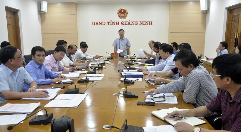 Đồng chí Cao Tường Huy, Phó Chủ tịch UBND tỉnh chỉ đạo tại cuộc làm việc.