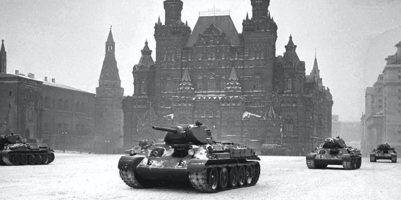 Xe tăng Hồng quân diễu binh tại Quảng trường Đỏ. Nguồn: mos.ru