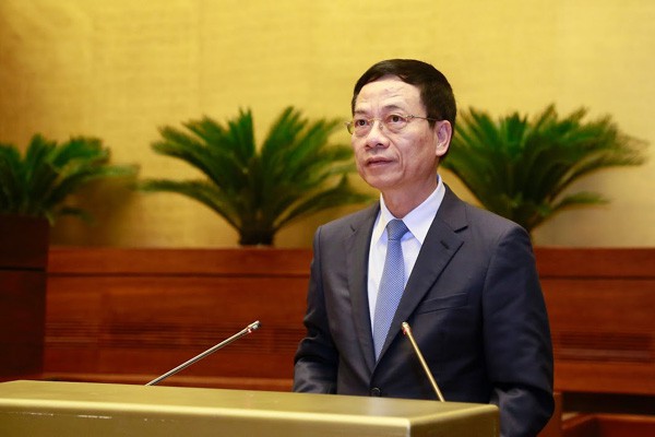 Bộ trưởng Bộ TT&TT Nguyễn Mạnh Hùng trả lời chất vấn