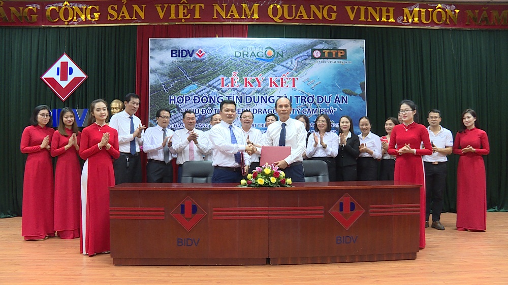 Lễ ký kết hợp đồng tín dụng gần 500 tỷ giữa Ngân hàng TMCP Đầu tư và Phát triển Việt Nam chi nhánh Quảng Ninh và Công ty Cổ phần Tập đoàn Đầu tư phát triển TTP