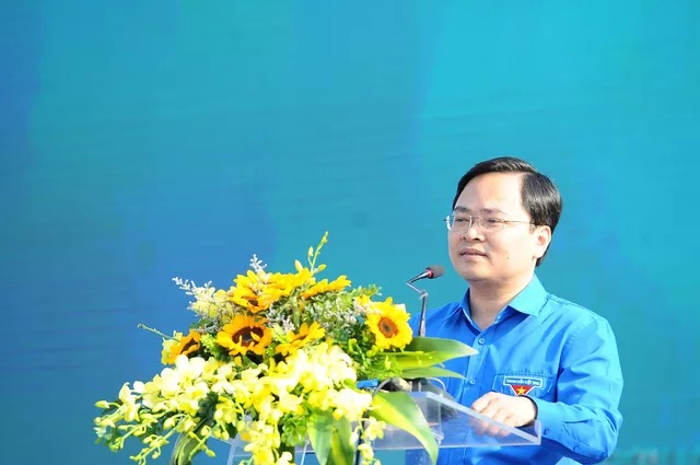 Bí thư thường trực Trung ương Đoàn Nguyễn Anh Tuấn phát biểu tại ngày hội.