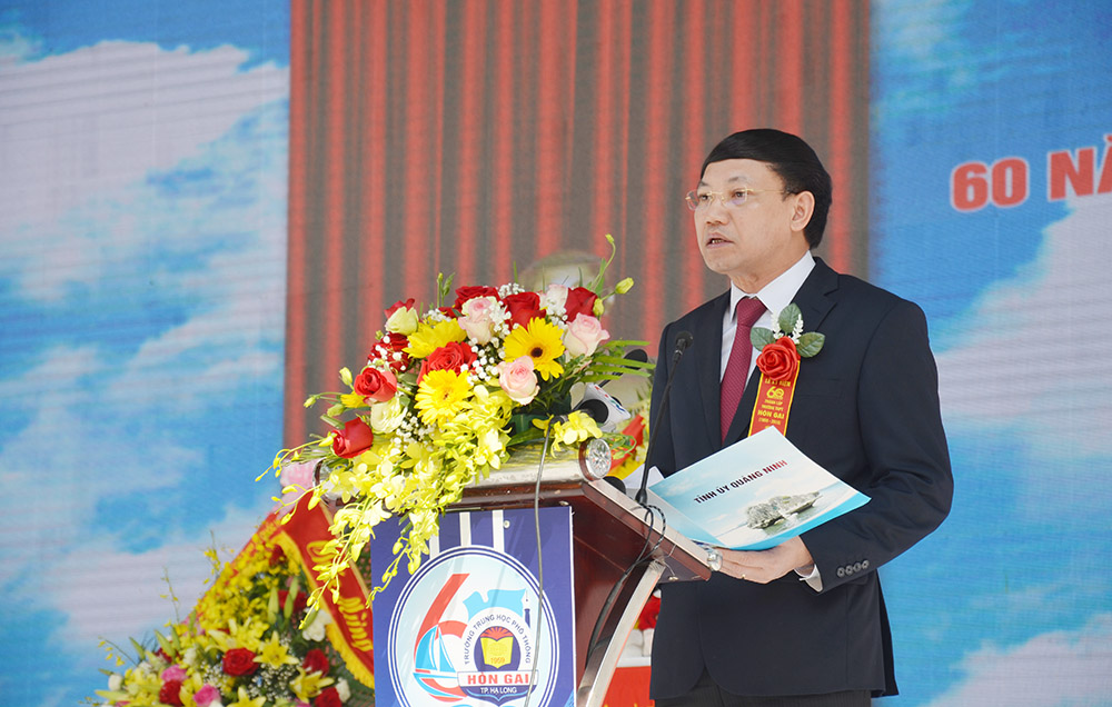 Đồng chí Nguyễn Xuân Ký, Bí thư Tỉnh ủy, Chủ tịch HĐND tỉnh phát biểu tại buổi lễ.