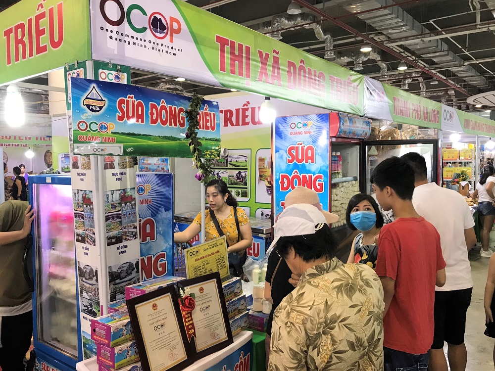 Hội chợ OCOP thường niên là cơ hội để TX Đông Triều đưa các HTX quảng bá thương hiệu sản phẩm địa phương. 