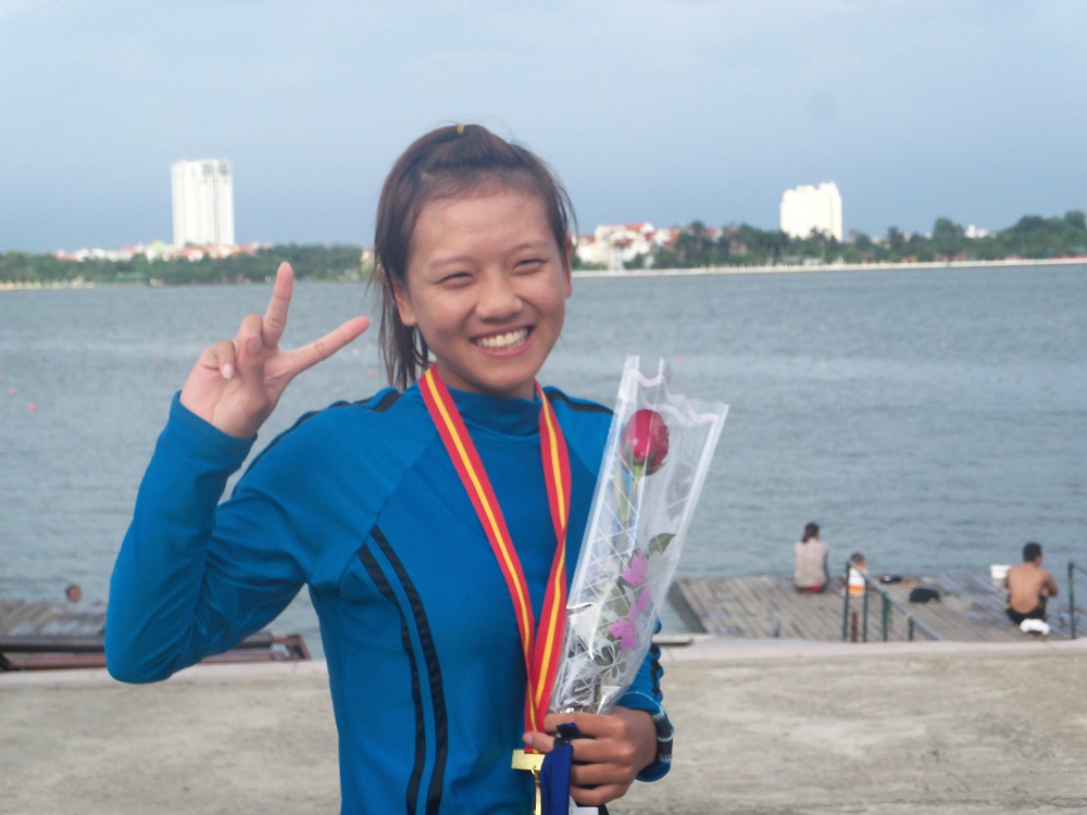 Vận động viên Đinh Thị Trang- QN, Huy chương vàng cự ly 500m thuyền K1.