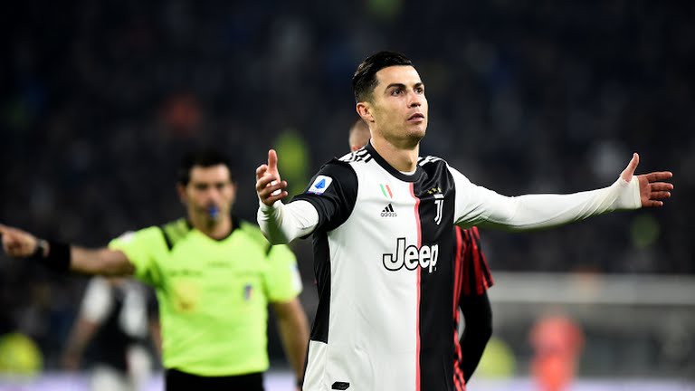 Ronaldo gây thất vọng lớn ở trận đấu này (Ảnh: Reuters).