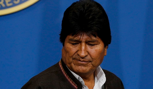 Cựu tổng thống Morales tại một cuộc họp báo ở thành phố El Alto ngày 10/11. Ảnh: Reuters.