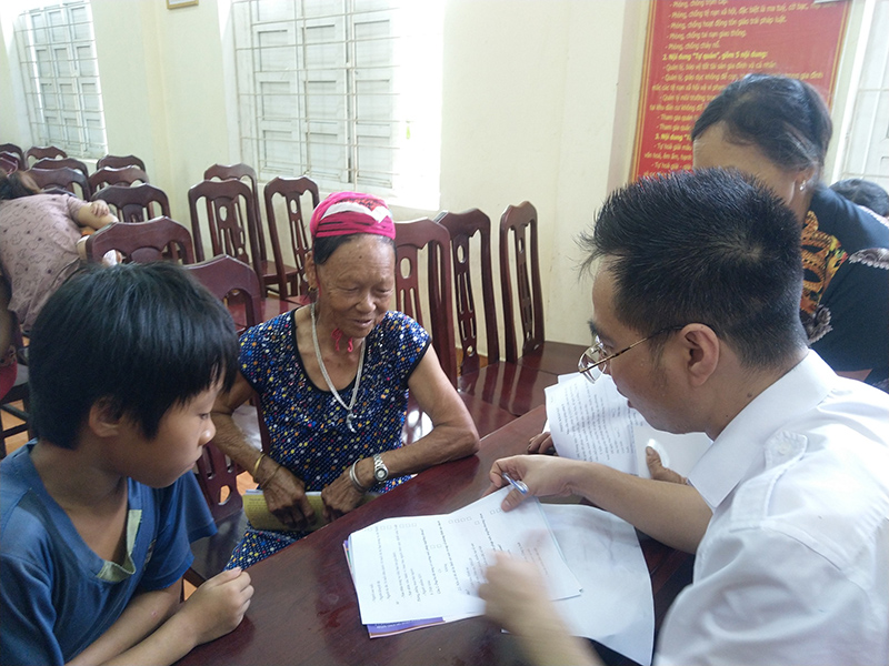 Trợ giúp pháp lý cho đồng bào dân tộc thiểu số tại xã Nam Sơn, huyện Ba Chẽ. Ảnh: Hồng Ngọc